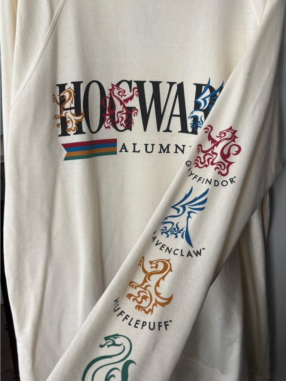 Harry Potter Hogwarts Alumni Crest Sleeve Sweatshirt - Cream